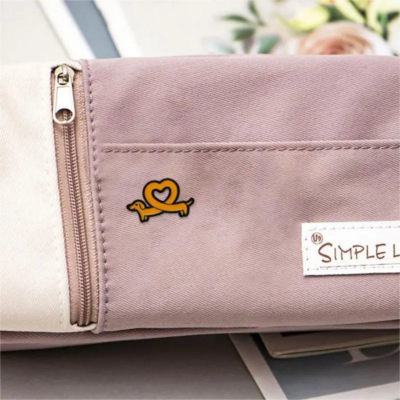 Adorable Kawaii Dachshund Enamel Brooch πΎβ€οΈ | Trendy Sausage Dog Lapel Pin for Fashionable Accessories β¨π