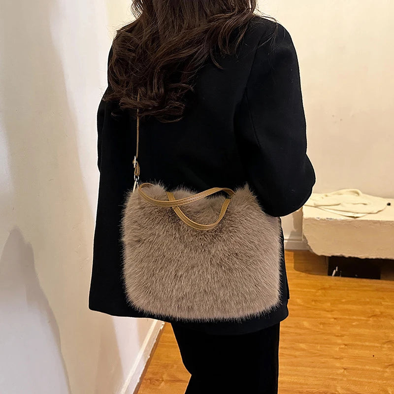 Kawaii Plush Faux Fur Bucket Tote πΎβ¨ | Soft Winter Women's Handbag ππΈ | Adorable Crossbody Shoulder Bag for Cozy Style!