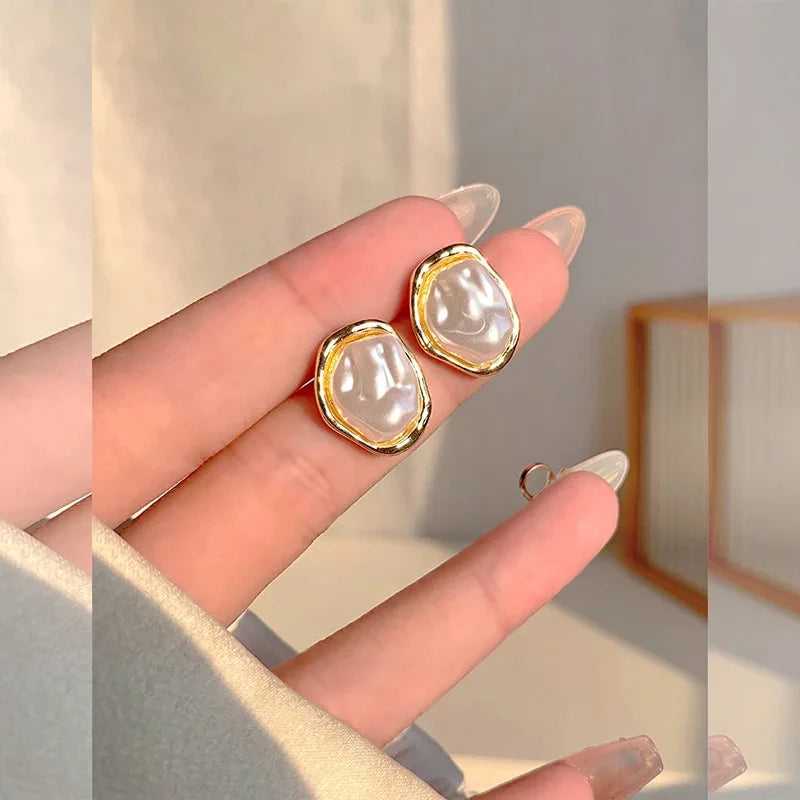 Kawaii Geometric Round Pearl Earrings β¨π· Cute Minimalist Jewelry for Trendsetting Women! π