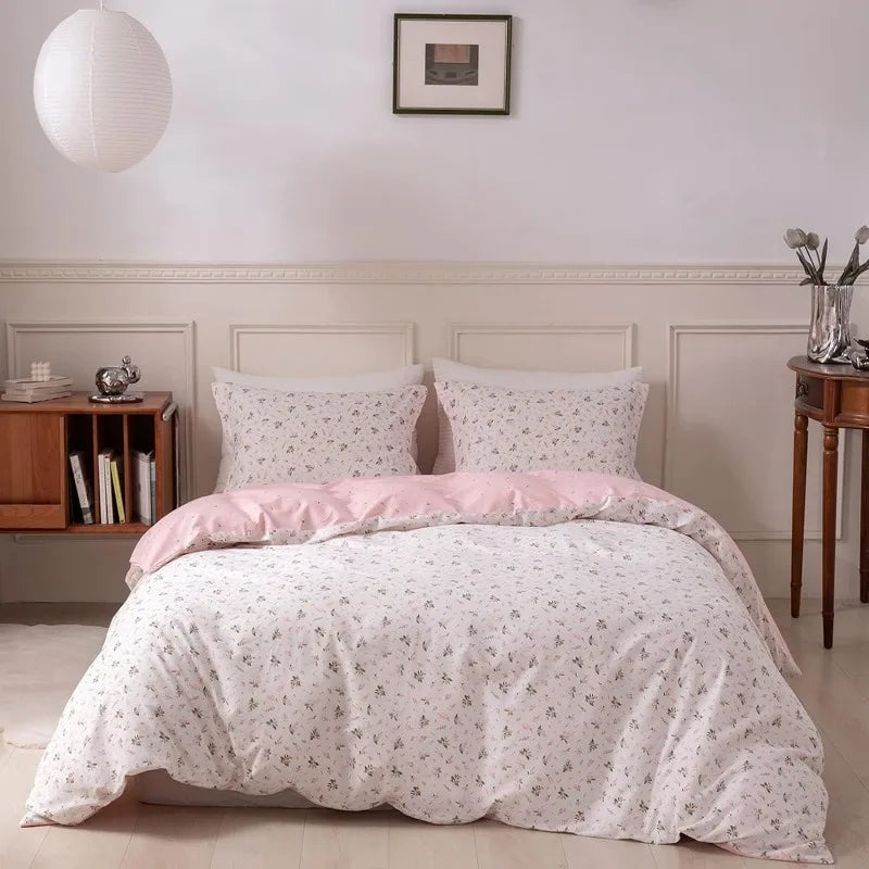 Kawaii Strawberry Dreams Duvet Cover Set - Adorable 3-Piece Cotton Bedding for Cozy Comfort ๐โจ