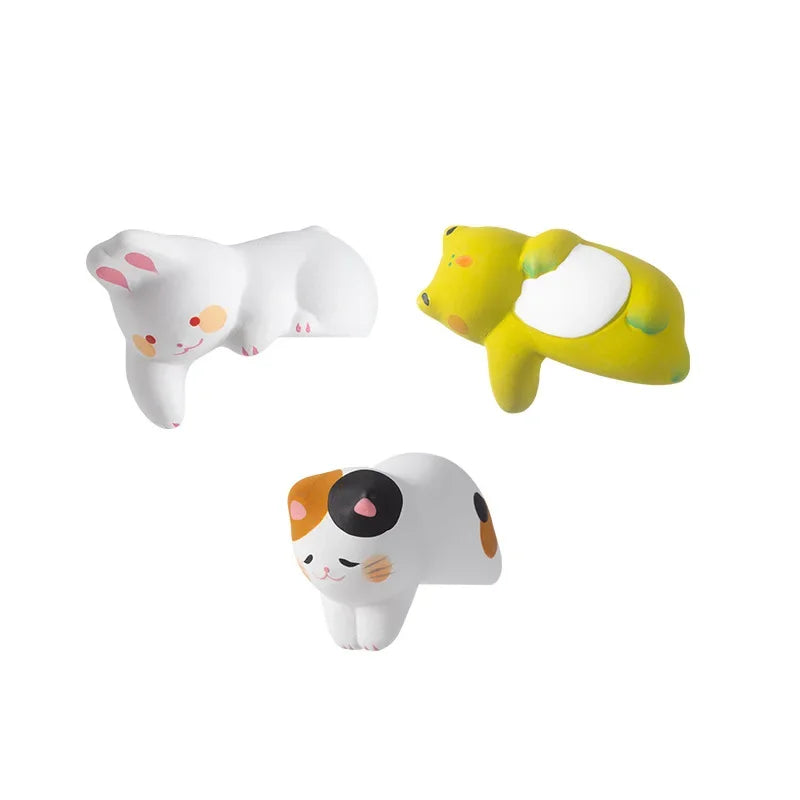 Kawaii Desktop Delight: Adorable Cat, Rabbit & Frog Ornaments for Good Luck 🌟🐾✨