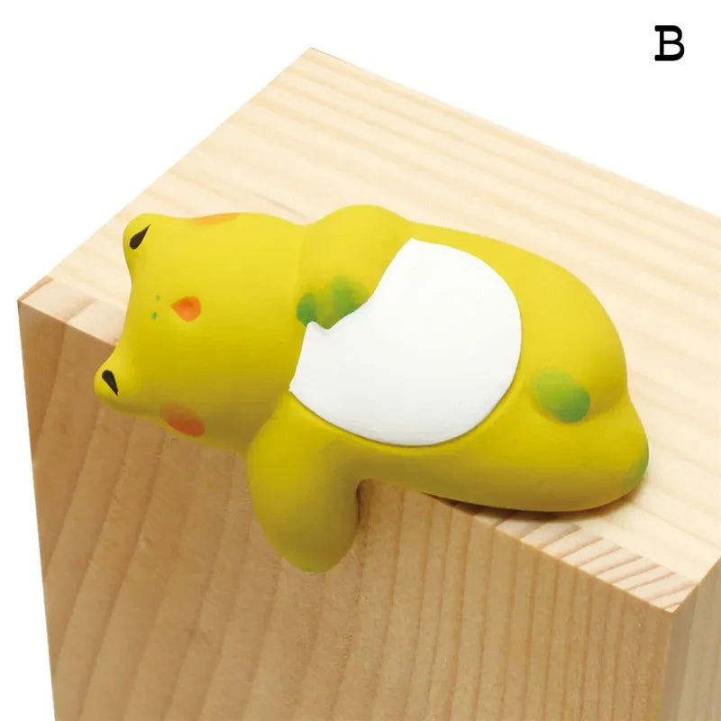 Kawaii Desktop Delight: Adorable Cat, Rabbit & Frog Ornaments for Good Luck 🌟🐾✨