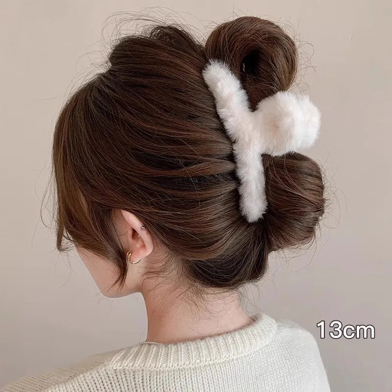 Kawaii Winter Plush Hair Claw π°β¨ | Adorable Hair Clip for Women & Girls π | Trendy Hair Accessories for Cozy Styles