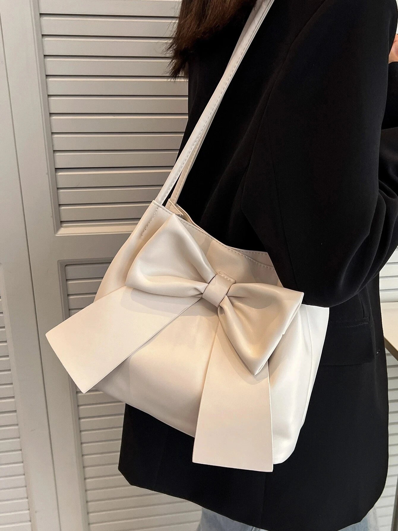 Bow-tiful Bucket Bag πβ¨ Stylish & Spacious Shoulder Tote for Everyday Adventures!