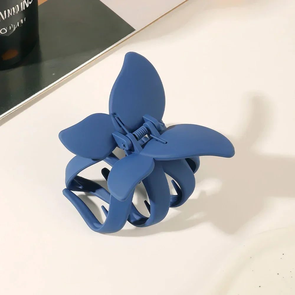 Kawaii Sweet Butterfly Hair Clip π¦β¨ | Adorable Solid Color Shark Clip for Girls' Hairstyles ππ