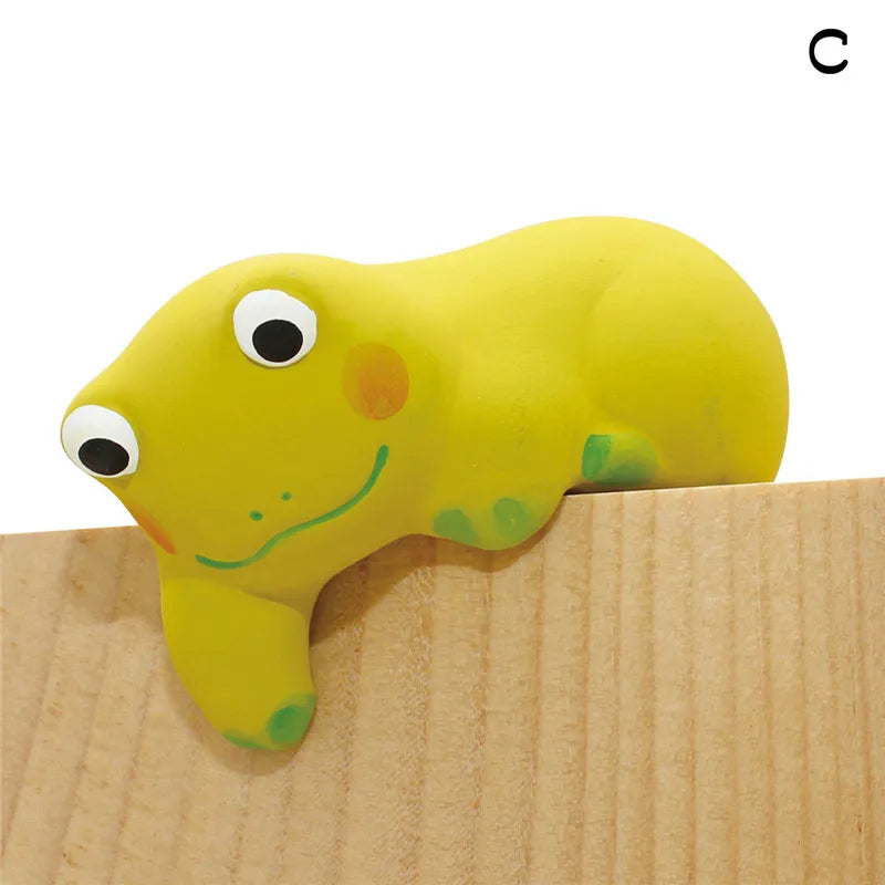 Kawaii Desktop Delight: Adorable Cat, Rabbit & Frog Ornaments for Good Luck 🌟🐾✨