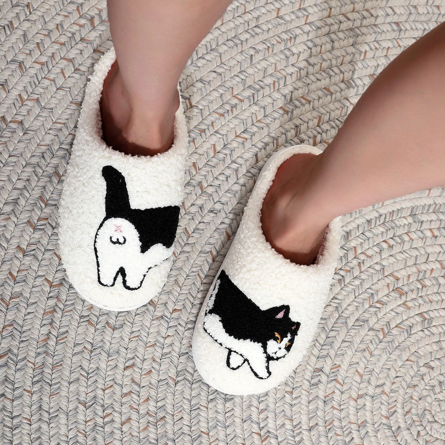 Cute Cat & Pug Plushy Slippers 🐾✨ Cozy Indoor Footwear for Pet Lovers | Warm & Non-slip | Ideal Gift for Cat Moms & Dads! 🐱🎁