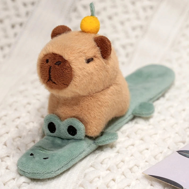 Kawaii Capybara & Friends Plush Wristband Bracelet 🐾✨ Adorable Animal Snap Wrap for Kids - Fun Gift Idea!