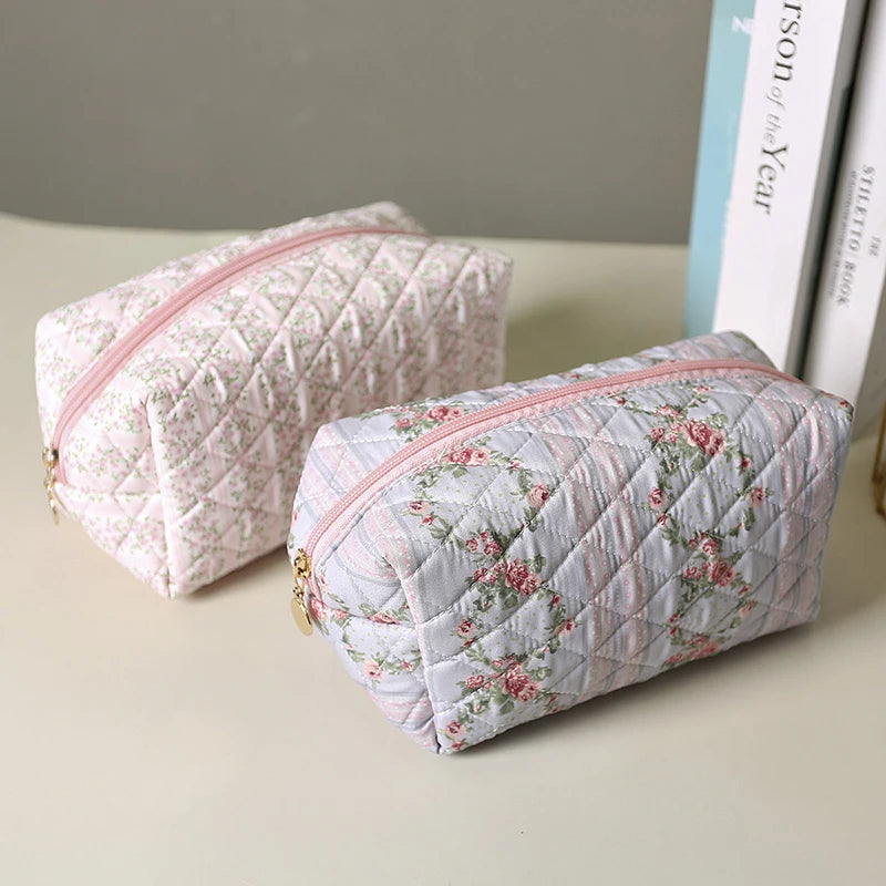 Kawaii Floral Makeup Bag πΈβ¨ | Cute Portable Cosmetic Pouch for Travel & Storage π | Perfect Gift for Sweet Girls & Women π