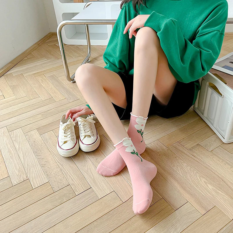 πΈ Cute Cartoon Flower Mid Tube Socks - Harajuku Vibes in Candy Colors! π