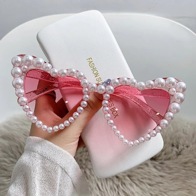Kawaii Heart-Shaped Shimmering Pearl Sunglasses πβ¨ - Trendy Bling Casual Eyewear for Women πΈπΆοΈ