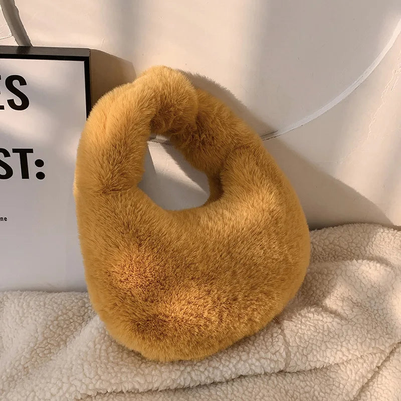 Kawaii Plush Half Moon Clutch 🐾✨ | Stylish Furry Coin Purse for Trendy Ladies! 👜💖