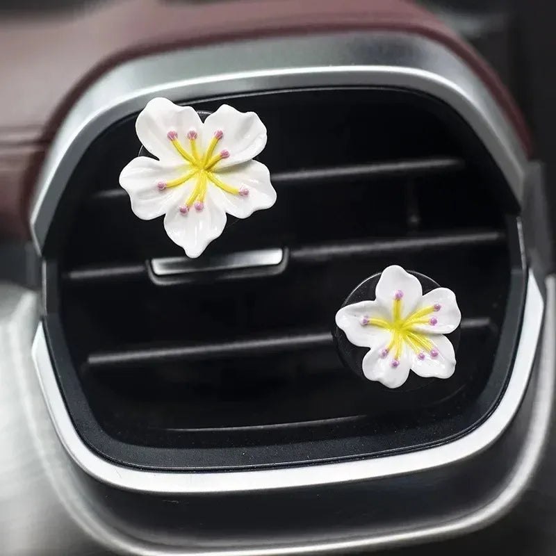 Cute Daisy Car Air Freshener Clips 🌼✨ - 2pcs Aromatherapy Mini Flower Décor for Your Kawaii Ride! 🚗💖