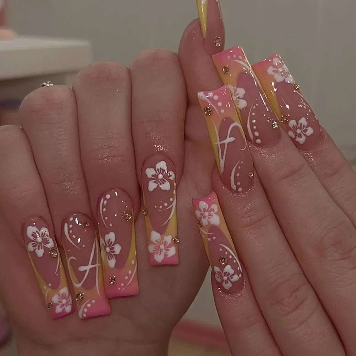 Kawaii Love Pattern Coffin Nails πβ¨ | 24Pcs Brown French Full Cover Press-On Tips π
π