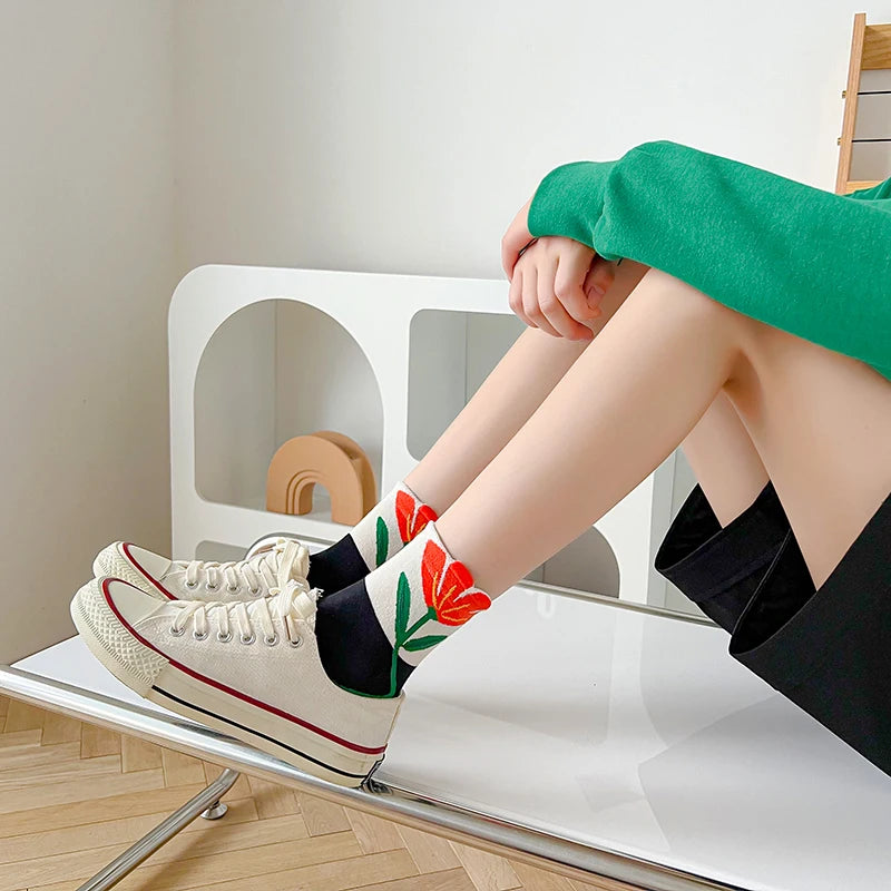 πΈ Cute Cartoon Flower Mid Tube Socks - Harajuku Vibes in Candy Colors! π