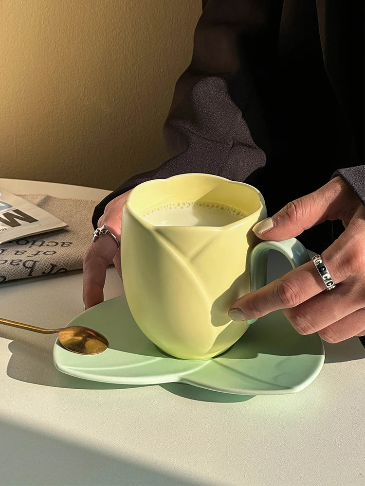 Whimsical Tulip Cups & Tray Set π·β Delightful Flower-Shaped Mugs for Sweet Sips!