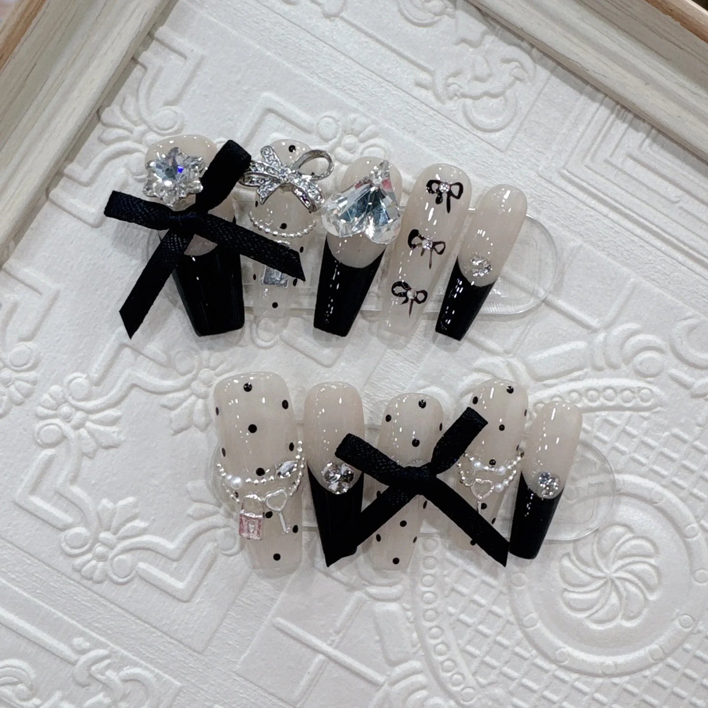 Kawaii Love Bow Rhinestone Press-On Nails πβ¨ | 10Pcs Handmade Coffin Nail Set for Adorable Manicures π
π