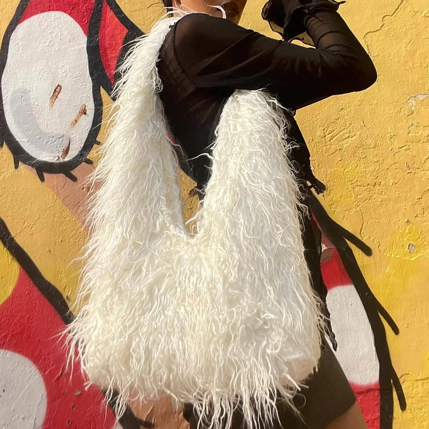 Kawaii Plush Faux Fur Drawstring Bucket Bag πΎβ¨ Y2K Style Fashion Tote for Trendy Girls ππ