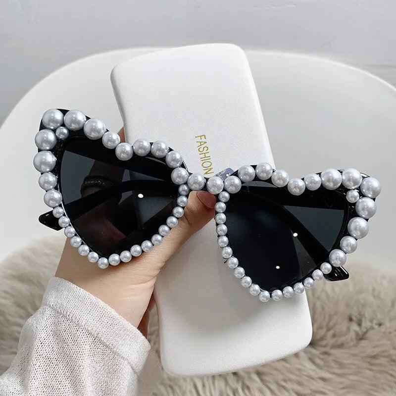 Kawaii Heart-Shaped Shimmering Pearl Sunglasses πβ¨ - Trendy Bling Casual Eyewear for Women πΈπΆοΈ