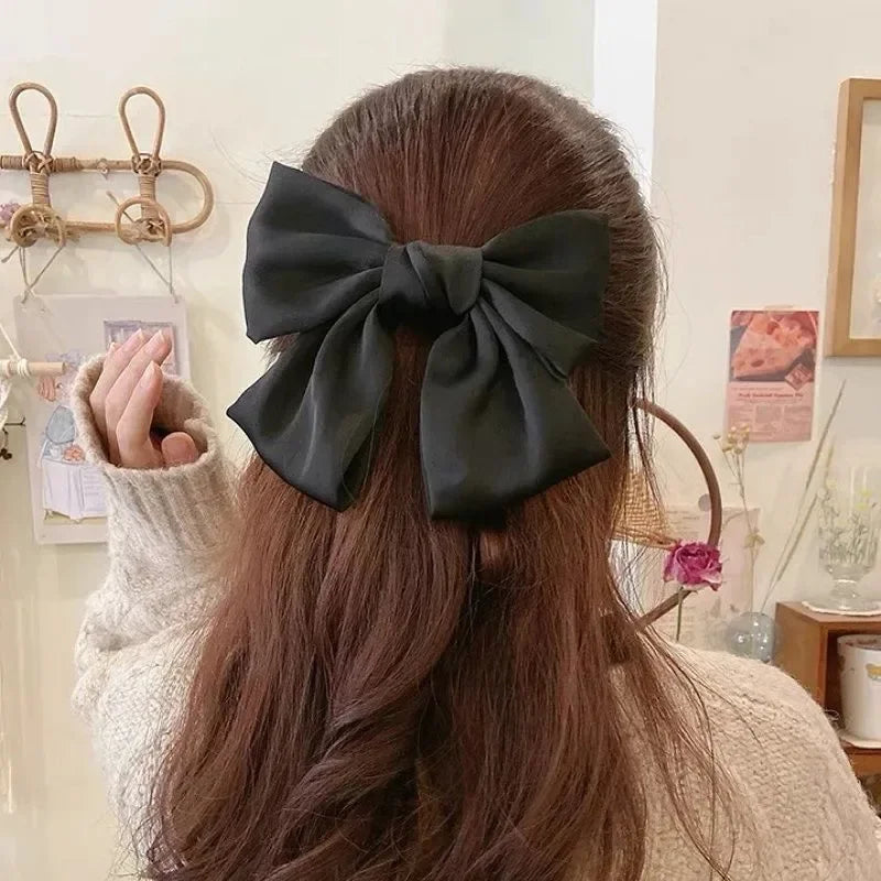 Kawaii Chic Bow Hairpin π | Adorable Black & White Ribbon Clips for Trendy Women π©βπ€ | Cute Hair Accessories π