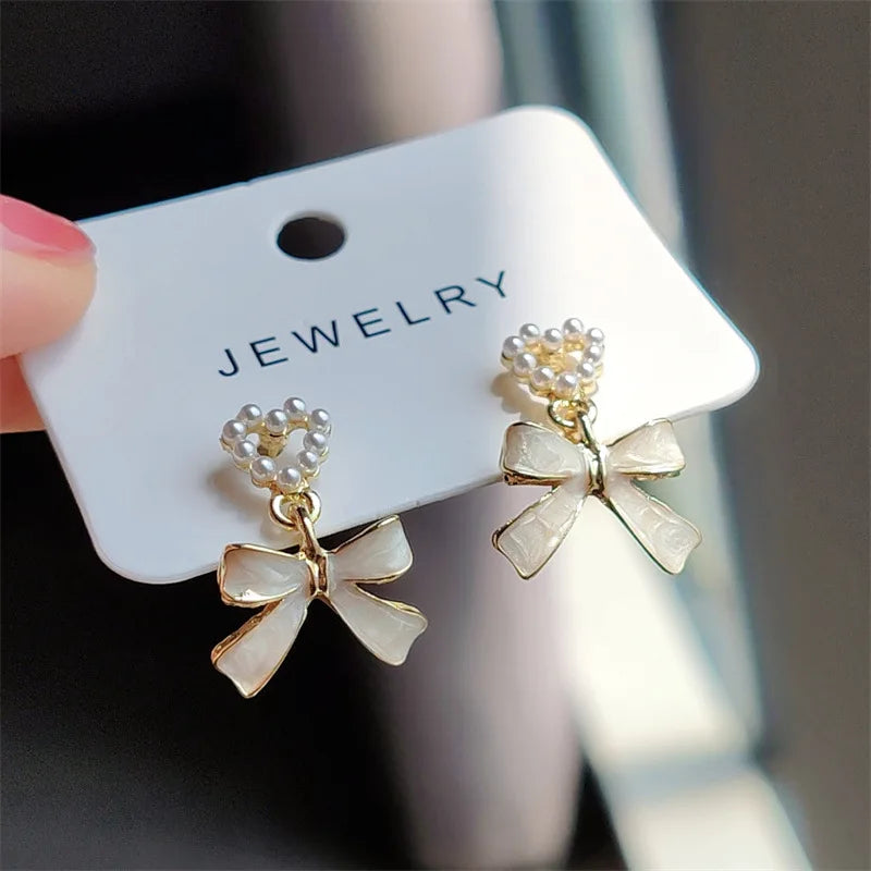 πΈ Adorable Pearl Bow Dangle Earrings π - Playful Vintage Charm for Fashionistas! π Ideal for Celebrations & Sweet Surprises! π - Pixie Quill