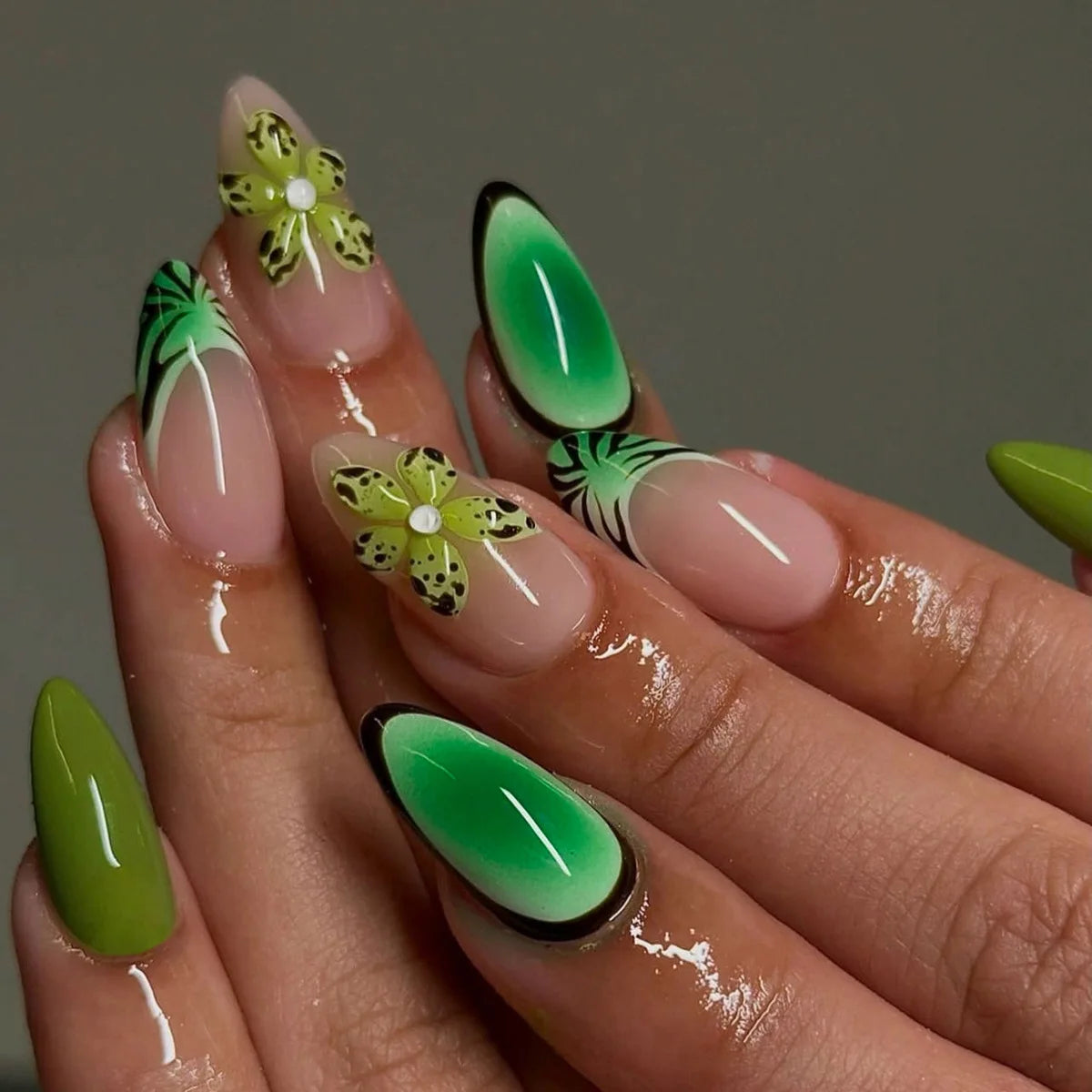 Kawaii Tropical Flower Press-On Nails πΊβ¨ | 24PCS Colorful 3D Butterfly & Shell Art π
π