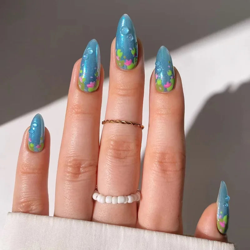 Kawaii Dreamy Starry Press-On Nails πβ¨ | 24pcs Gradient Blue French Tips with Gold Moon Designs ππ
for Sweet Almond Looks!