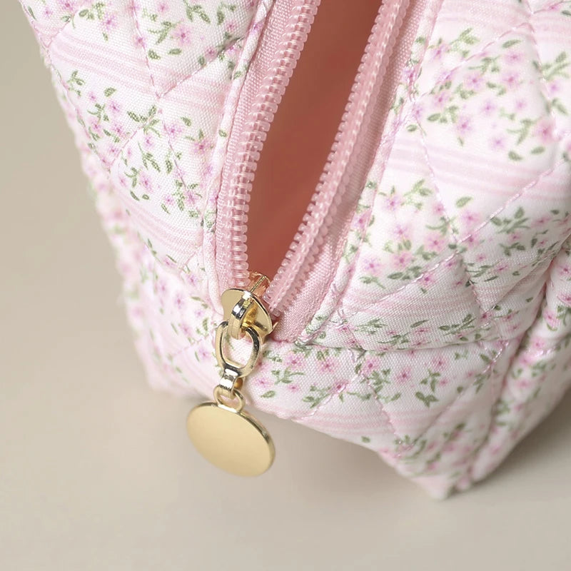 Kawaii Floral Makeup Bag πΈβ¨ | Cute Portable Cosmetic Pouch for Travel & Storage π | Perfect Gift for Sweet Girls & Women π
