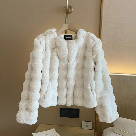 Kawaii Cozy Faux Fur Dream Coat for Women 🐻✨ | Trendy Short Plush Jacket for Autumn & Winter 2024! ❄️💕