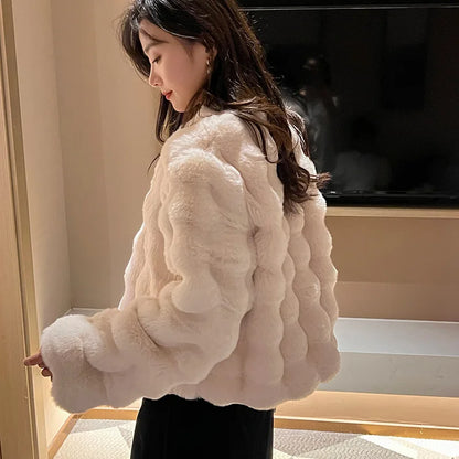 Kawaii Cozy Faux Fur Dream Coat for Women 🐻✨ | Trendy Short Plush Jacket for Autumn & Winter 2024! ❄️💕