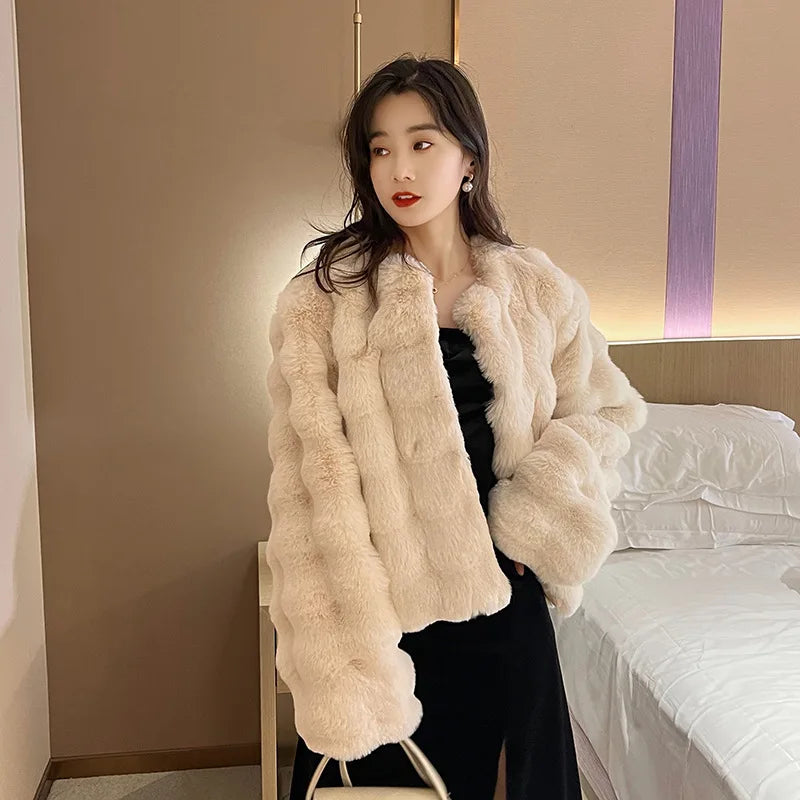Kawaii Cozy Faux Fur Dream Coat for Women 🐻✨ | Trendy Short Plush Jacket for Autumn & Winter 2024! ❄️💕