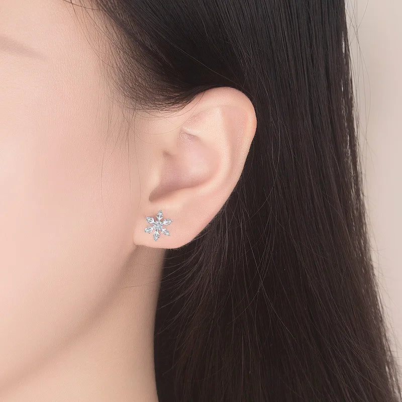 Delicate Snowflake Charm Stud Earrings Women Christmas Gift Crystal Zircon ❄️✨