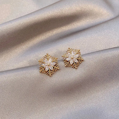 Delicate Snowflake Charm Stud Earrings Women Christmas Gift Crystal Zircon ❄️✨