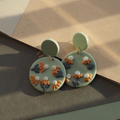Handmade Pastel Pink Daisy Pattern Polymer Clay Dangle Earrings Set For Women 🌸💖