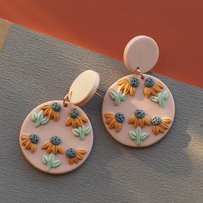 Handmade Pastel Pink Daisy Pattern Polymer Clay Dangle Earrings Set For Women 🌸💖