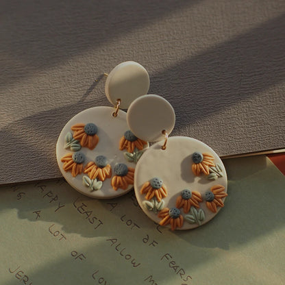 Handmade Pastel Pink Daisy Pattern Polymer Clay Dangle Earrings Set For Women 🌸💖