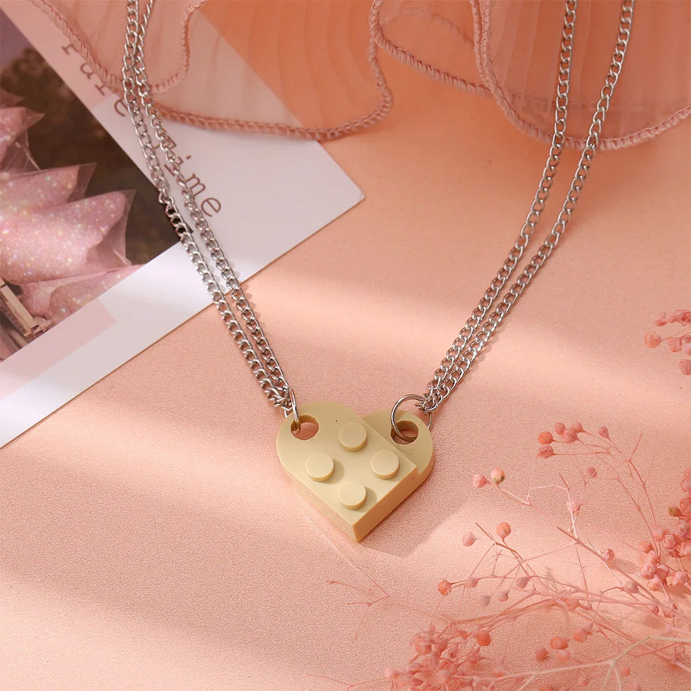 Kawaii Heart Brick Love Necklaces for Couples 💖👫 - Adorable LEGO-Inspired Jewelry Gift for Valentine's Day!