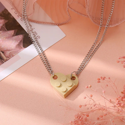 Kawaii Heart Brick Love Necklaces for Couples 💖👫 - Adorable LEGO-Inspired Jewelry Gift for Valentine's Day!