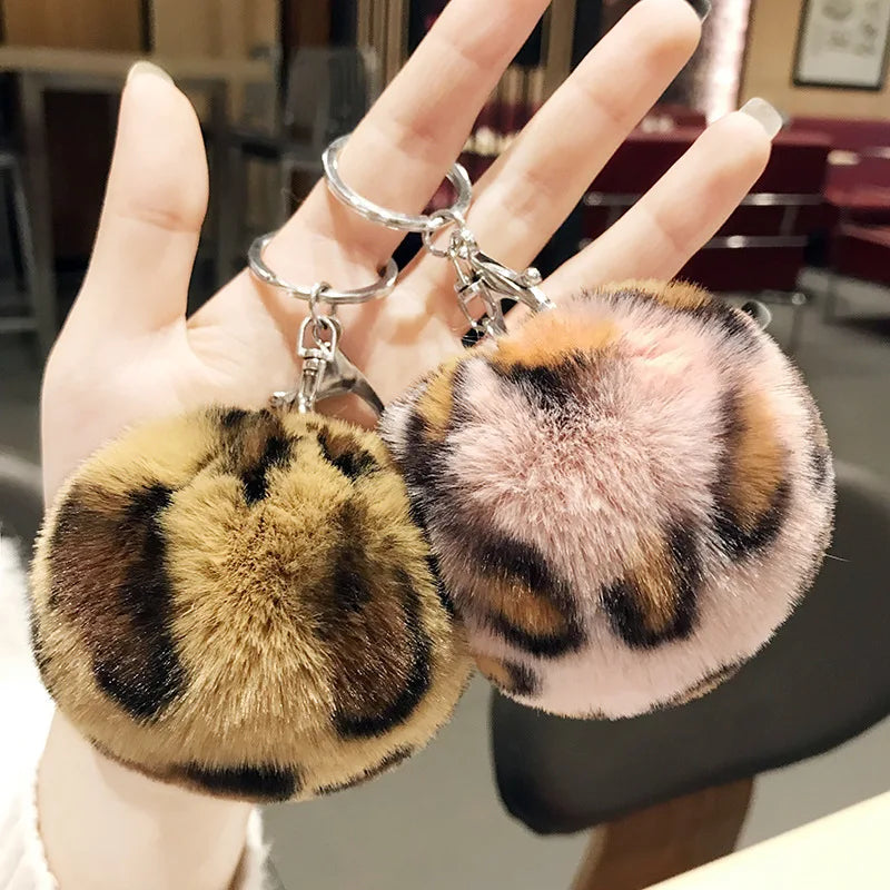 Kawaii Leopard Love Heart Keychain 🐆💖 | Plush Fur Ball Pendant for Bags & Car Keys | Cute Gift Idea 🎁✨