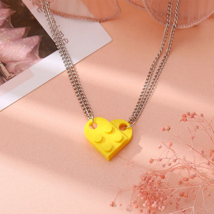Kawaii Heart Brick Love Necklaces for Couples 💖👫 - Adorable LEGO-Inspired Jewelry Gift for Valentine's Day!