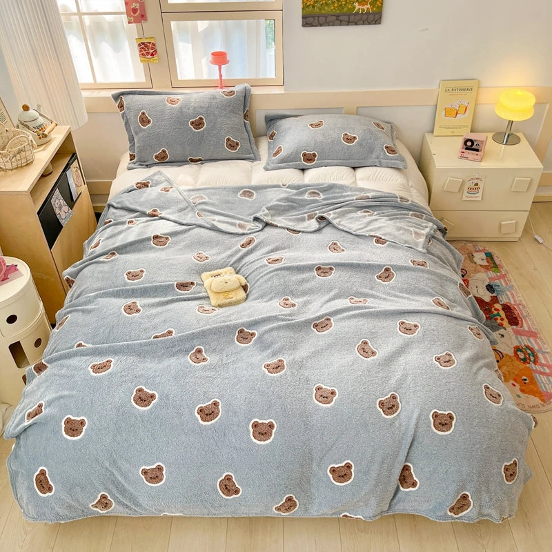 Cute Strawberry Dreams 🍓✨ Cozy Flannel Blanket for Kids - Perfect for Cuddles & Adventures! 🌟🛋️ - Pixie Quill