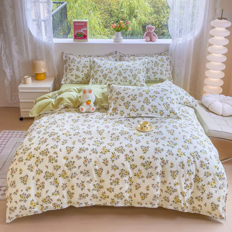 Charming Strawberry Dreamland Duvet Set 🍓✨ Cozy Kawaii Bedding for Sweet Sleep!