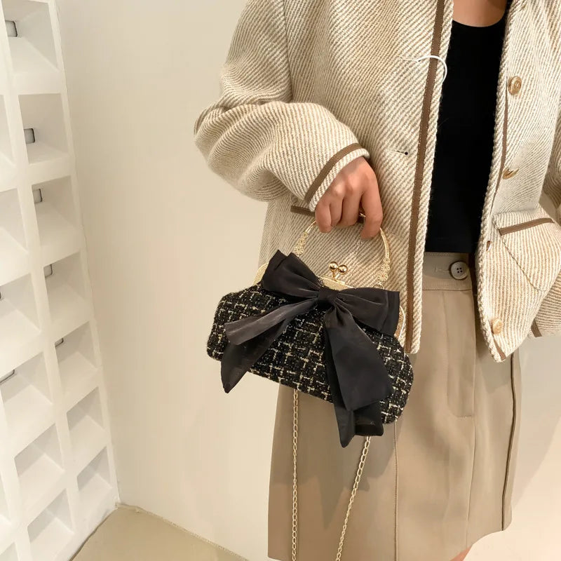 Kawaii Vintage Bow & Chain Tote Bag 🎀 | Adorable Crossbody Purse for Trendy Ladies 💖✨