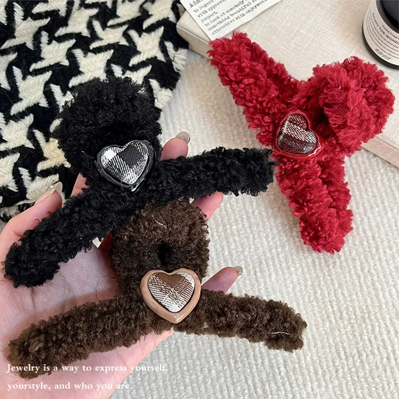 Kawaii Heart Plush Hair Claw Clip 💖 - Adorable Hair Accessory for Long Hair, Perfect for Women & Girls 🌟✨