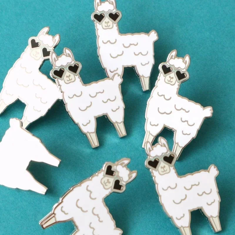 Kawaii Llama Love Enamel Pin 🎉✨ - Perfect Gift for Animal Lovers! 🦙💖