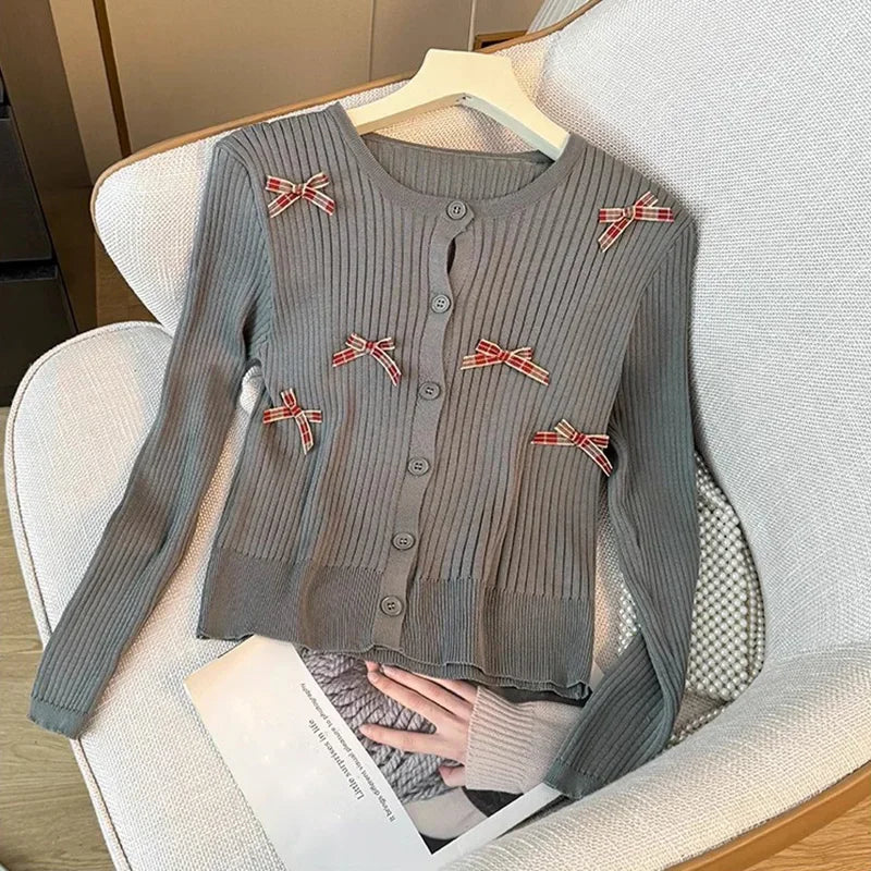 Kawaii Bow-Embellished Cardigan 🌸 | Adorable Round Neck Knit Sweater for Women 💕 | Perfect for Spring & Autumn 🍂✨