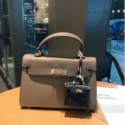 Kawaii Mini Leather Bag for AirPods & Galaxy Buds 🎧✨ - Adorable Charm Case!