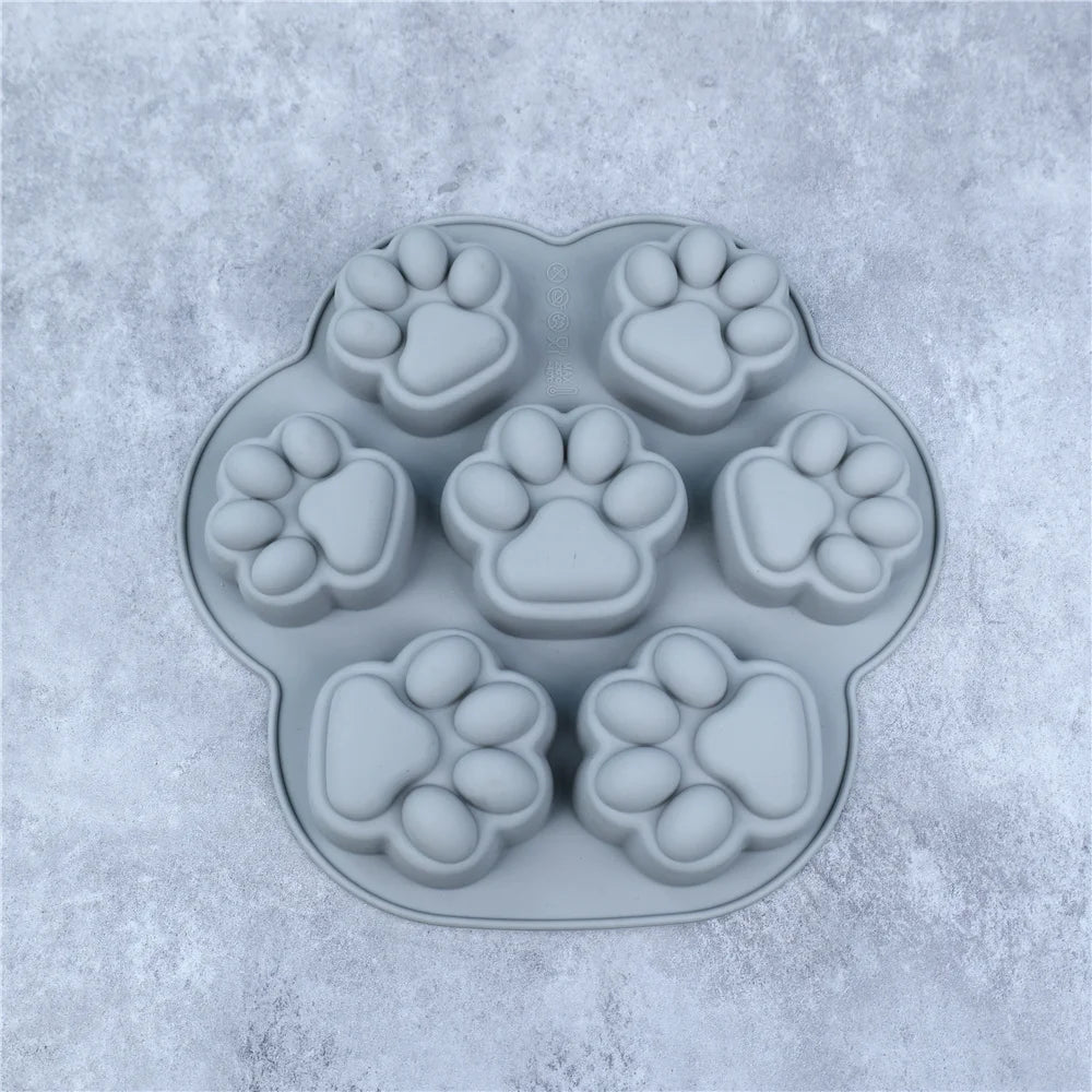 Paw Print Silicone Mold for Dog Cat Treats Candy Fondant Soap 🐾