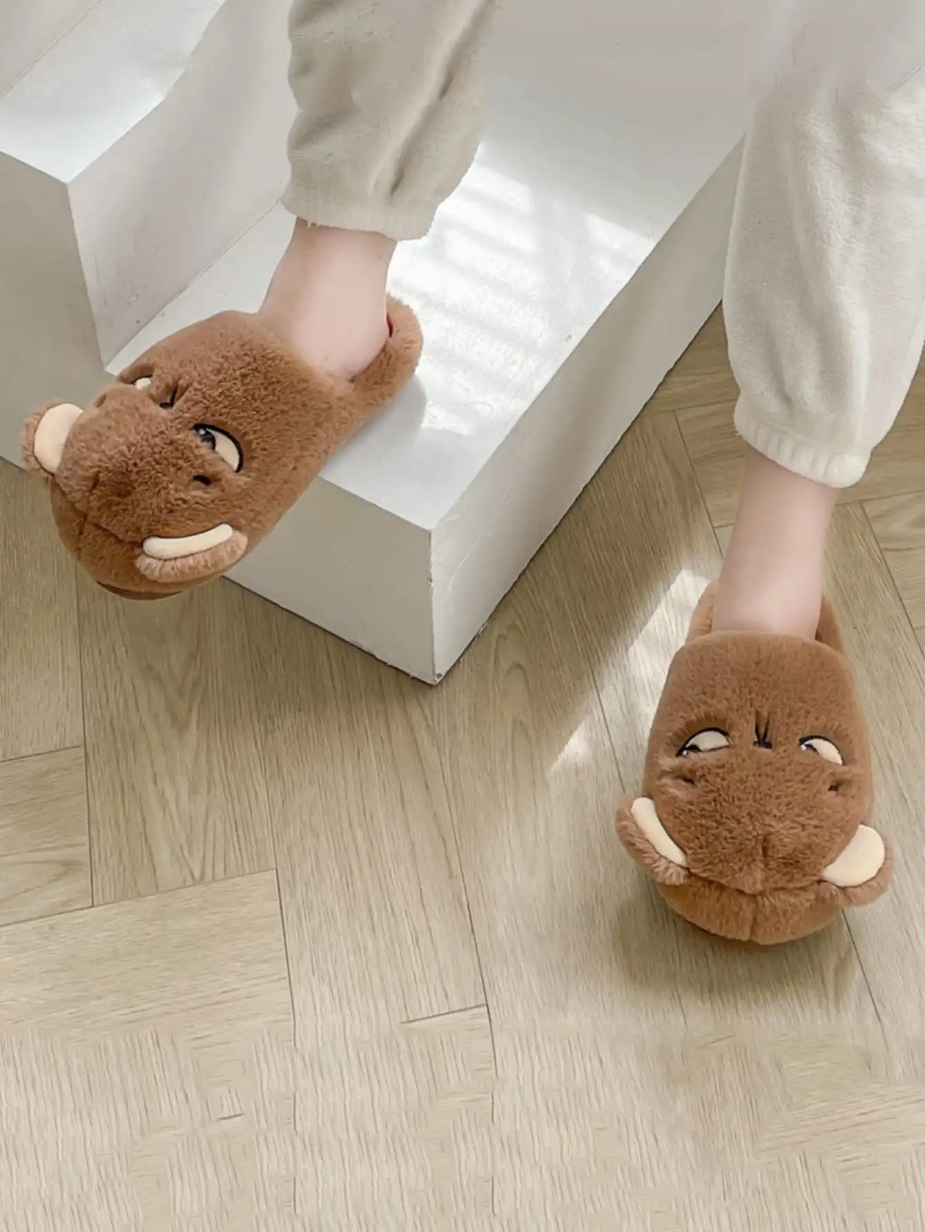 Kawaii Cartoon Men's Cozy Cotton Slippers 🐾✨ | Fun Indoor Footwear for Couples! 🏡❤️