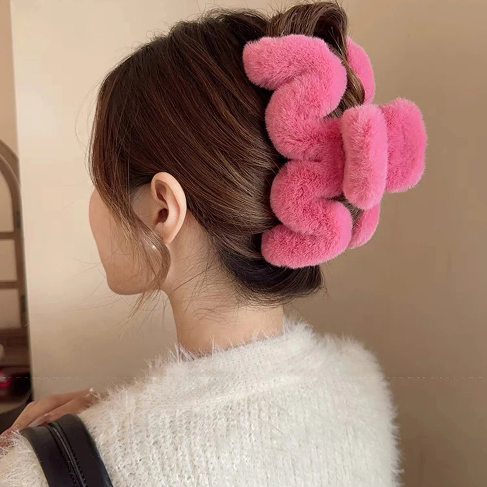 Cute Plush Big Crab Hair Claw Clip 🦀✨ | Perfect for Thick Hair & Playful Ponytails | Adorable Kawaii Hair Accessory for Women! 🎀